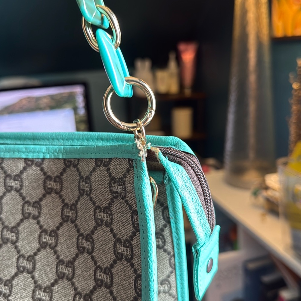 Gucci Beige and Teal Shoulder Bag - Picture 17 of 17